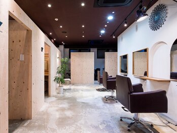 カラーファクトリーゴジュウゴ(color factory55)の写真/【カラー専門店】白髪も楽しむオシャレな艶カラー専門店[color factory55]あなたの理想をカタチにします♪