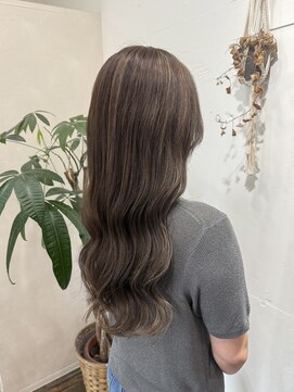 ヴィップルーム(viproom) 大人ボブレイヤーカットアッシュカラーダブルカラーおしゃれ女子