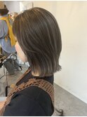 ハイライト入り切りっぱなしボブ