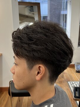 ザデイトウキョウ 表参道 青山(THE DAY TOKYO) MEN’S/サーフカール/刈り上げセンターパート/表参道駅/青山