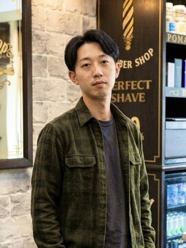 ミリオンバックス 上野(Million Bucks) 「30代男性に人気！清潔感アップのナチュラルセンターパート」