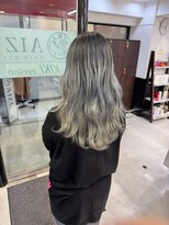 アイズ 本厚木(AIZU) グラデーションカラー ホワイトベージュ