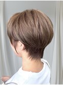 丸みショート　前髪あり　顔周りレイヤー　くびれ　30代40代50代