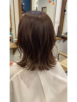 ミルク(MILK) 切りっぱなしミディアム×髪質改善トリートメント×白髪ぼかし