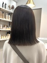 ポジ(poji)&nbsp;切りっぱなしボブ　質感ストレート　カット　顔まわり　艶髪