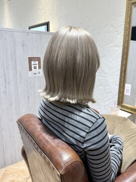 カモン(CAMON) 【仙台美容室】 #ベージュカラー #ハイトーン #きりっぱなしボブ