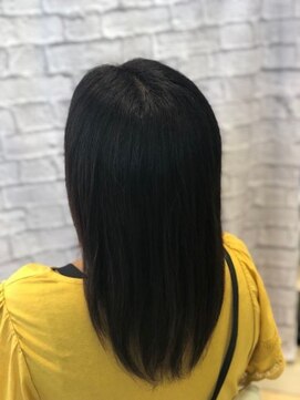 ミーティア バイ クアトロ(Meteor By QUATRO) 風になびくサラサラストレート！