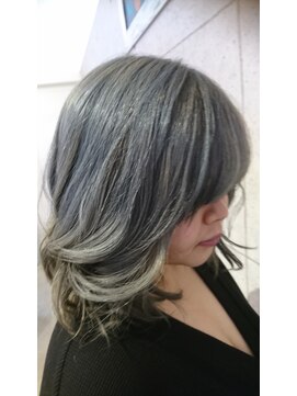 アンナ ヘアアンドアイズ(AnNa hair&eyes) ホワイトアッシュローレイヤー