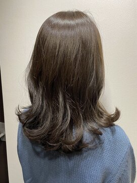 アンビエンテ(ambiente) マットグリーン セミロング ローレイヤー【坂根】