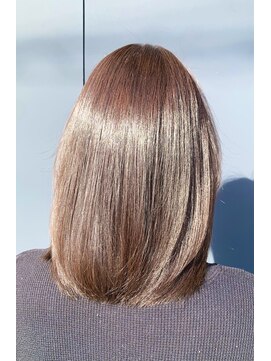 ダブル(W) うる艶ミディ　ストレート