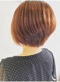 ユニセックス前下がりボーイッシュショートボブ耳だしショート