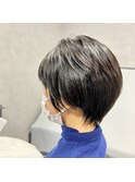 くびれショートヘア