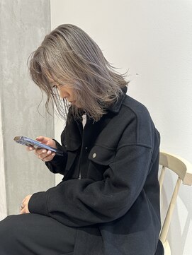 ヨーク(YOKE) YOKE 大人ボブ外ハネボブミルクティーアッシュハイトーン