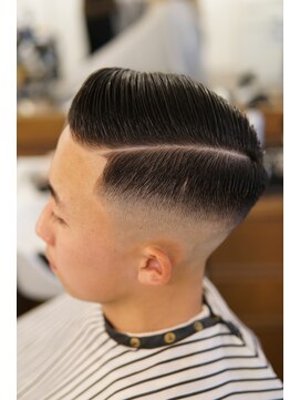 ザチョップショップ キチジョウジ(THE CHOP SHOP KICHIJOJI) フェード スキンフェード サイドパート バーバー バズカット