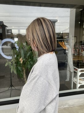 ナンバー 竪町(number+) 20代30代40代ストレートボブハイライト立体感ブリーチ透明感