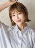 エアリー外ハネベージュカラーボブ