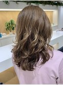 ミディアムヘア　コテ巻き風パーマ