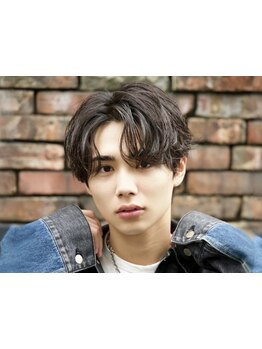 メンズサロンLUCEYが作る、最新トレンドスタイルが学生にも◎パーマからカラーまで理想のスタイルに！