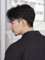 ガーデンヨコハマエスト(GARDEN YOKOHAMA est)&nbsp;ツーブロック　毛流れパーマ　オールブラック　ショート