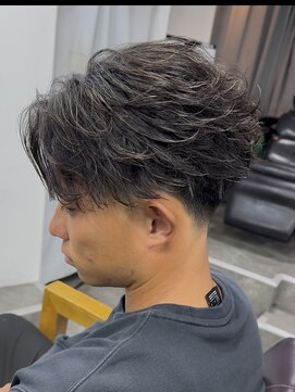 キングオブヘア バイ ノイズ 梅田茶屋町店(KING of hair by NOISM) 梅田メンズニュアンスパーマフェザーパーマセンターパート