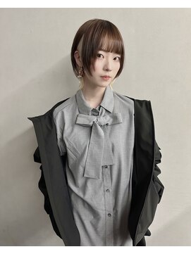 ティント 梅田(Tint) 【TOMOKI】ウルフカット/インナー/ベージュ《大阪梅田駅》