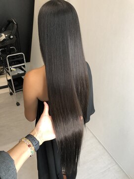 エミュスト(Emuest) 黒髪スタイル　髪質改善　ストレート