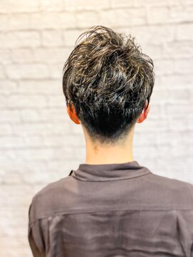 銀座マツナガ 新宿野村ビル店 2ブロック6mm刈り上げメンズマッシュ、スパイラルMIXパーマ