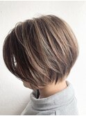 ショートボブ