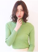 【大人可愛い小顔20代30代40代くびれミディアムレイヤーカール】