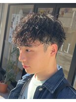 リア(Lia by KENJE)&nbsp;王道ツイストスパイラルパーマ！メンズヘア