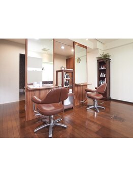 半個室空間のシャワー台がリニューアル！頭皮環境を整える気持ちいいヘッドスパをぜひお試しください。