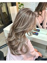 ブレンド 渋谷(BLend)&nbsp;黒髪ボブルフネビージュ小顔ワンレンスペインカール