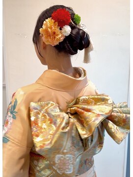 リル 茅ヶ崎(Liru:) カチモリヘア/お団子ヘア/成人式ヘア/卒業式ヘア