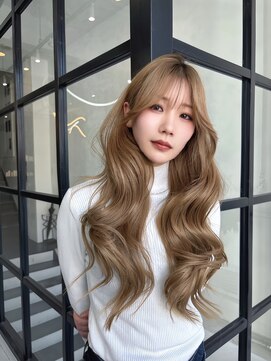 メゾンハル(Maison HALU) ケアブリーチでハイトーン!!