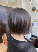 レイヤーボブで魅せる大人可愛いヘアスタイル