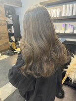 ジルバイジゼル(JILL by GiseL)&nbsp;ロング ベージュ ハイトーン ケアブリーチ 10代20代