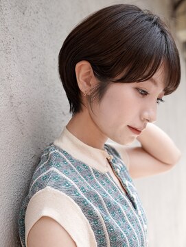 カライング(ing) 大人可愛い20代30代40代黒髪前下がりひし形小顔ボブ丸みショート