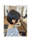 【大人ショートボブ】耳かけでこなれ感。丸みシルエットの艶髪