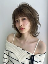 ジェニーバイメノン(JENNIE by Menon) ミディアムレイヤー ベージュカラー 前髪