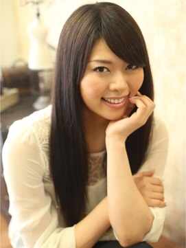 モニカ 横須賀中央店(Monica) 重めバングで甘さをプラス!ストレートロング!!