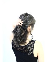 カリン(carin)&nbsp;Carin那覇真嘉比店/小顔/オリーブカラー/セミウェットウェーブ