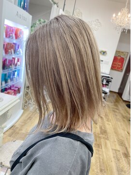 リリー ヘアーアンドビューティー(Lily) ハイトーンカラー ブリーチカラー2回です☆