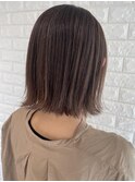 切りっぱなしボブ × 白髪ぼかしハイライト