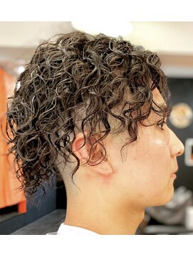 バーバートミーズ(BARBER Tommy's) スパイラルパーマ