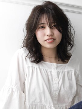 エメリヘアー(Emeli Hair) ミディアムレイヤー