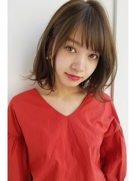 ガーデン オオタカノモリ(garden otakanomori) グレージュカラーにシースルーなアンニュイレイヤーボブディ