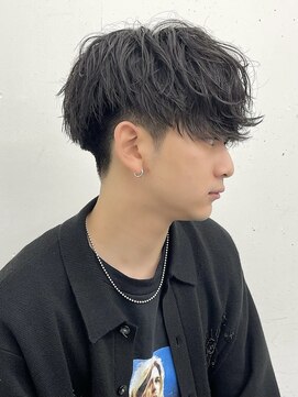 アーリー(Ali'i) ツーブロックマッシュ刈り上げ束感ショートソフトツイスト波巻き