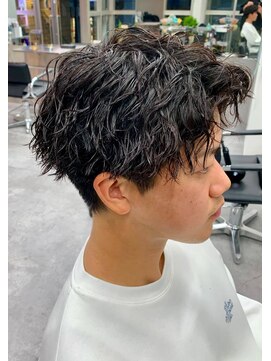 ジーニー 本厚木(Genie) ツイスパ/アッシュブラック/ハイライト/マッシュパーマ/ウルフ