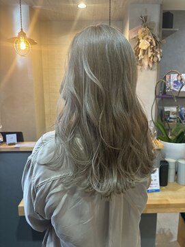 モア(Moa) 透明感グレージュ