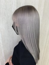 ジェンダーヘア(GENDER hair) ホワイトシルバーグレー × 髪質改善 / 弐